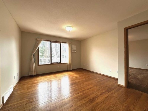 59 Edgebrook Circle Nw, Calgary, AB - Indoor Photo Showing Other Room