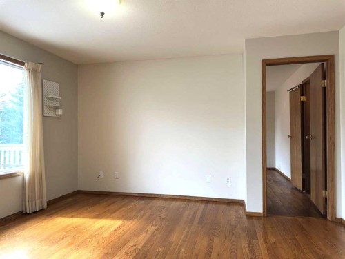 59 Edgebrook Circle Nw, Calgary, AB - Indoor Photo Showing Other Room