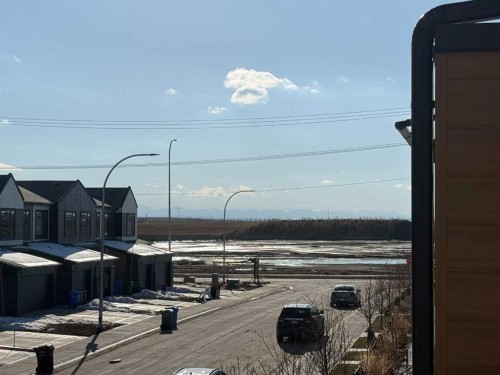 8528 21 Avenue Se, Calgary, AB - Indoor Photo Showing Kitchen With Upgraded Kitchen