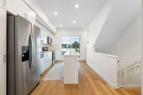 8528 21 Avenue Se, Calgary, AB - Indoor Photo Showing Laundry Room