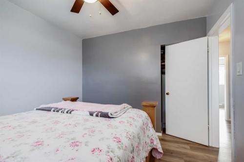2021 38 Street Se, Calgary, AB - Indoor Photo Showing Bedroom