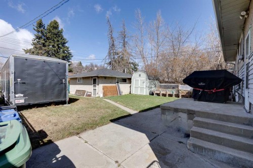 2021 38 Street Se, Calgary, AB - Outdoor