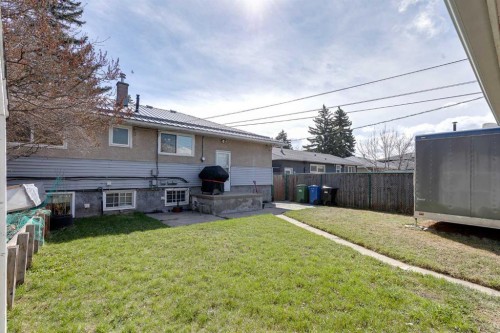 2021 38 Street Se, Calgary, AB - Outdoor
