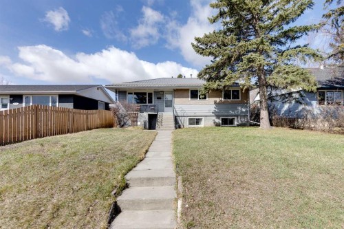 2021 38 Street Se, Calgary, AB - Outdoor