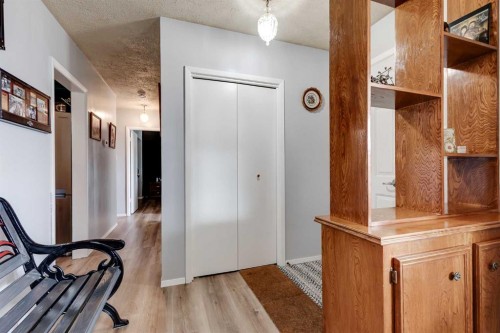 2021 38 Street Se, Calgary, AB - Indoor Photo Showing Other Room