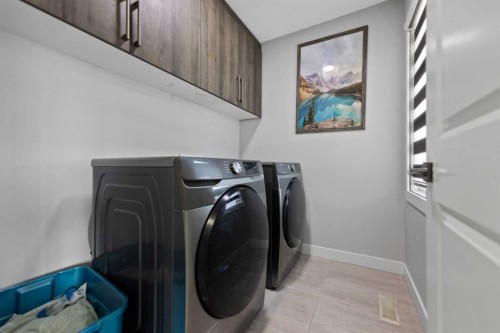 439 Bayview Way Sw, Airdrie, AB - Indoor Photo Showing Laundry Room