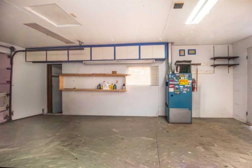 46 Marbrooke Circle Ne, Calgary, AB - Indoor Photo Showing Garage