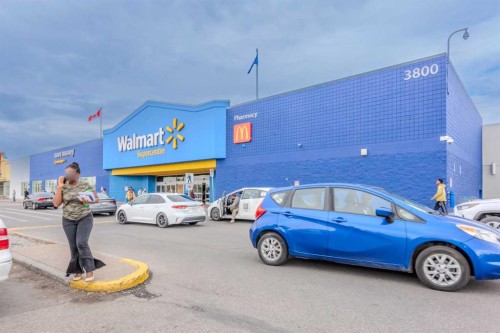 46 Marbrooke Circle Ne, Calgary, AB - Indoor Photo Showing Garage