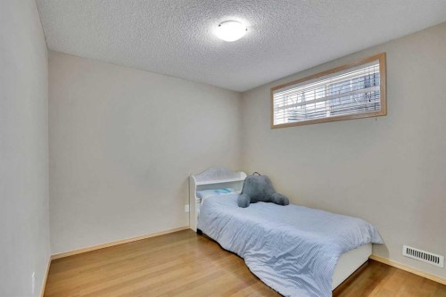 75 Taralea Crescent Ne, Calgary, AB - Indoor Photo Showing Bedroom