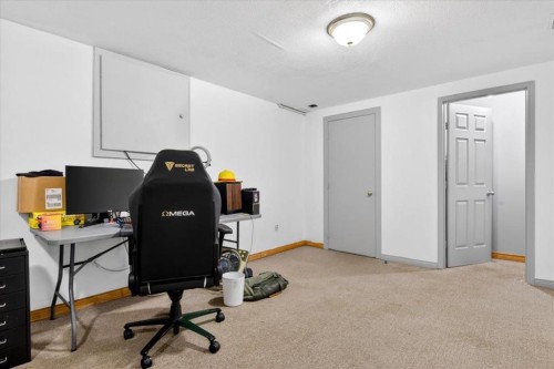 256 Callingwood Place Nw, Edmonton, AB - Indoor Photo Showing Office