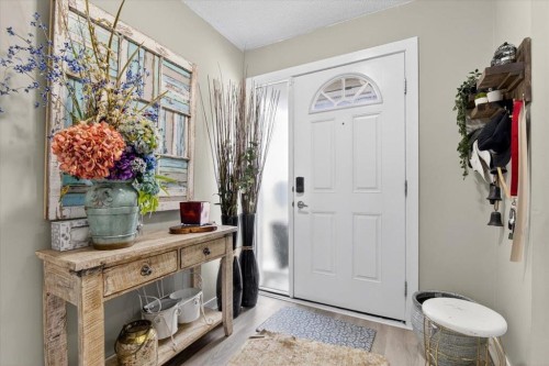 256 Callingwood Place Nw, Edmonton, AB - Indoor Photo Showing Other Room