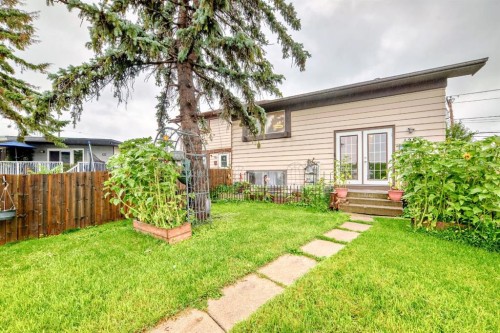 129 Dovertree Place Se, Calgary, AB - Outdoor