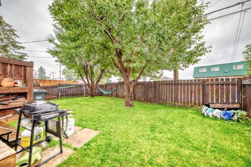 129 Dovertree Place Se, Calgary, AB - Outdoor