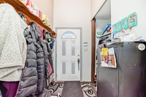 129 Dovertree Place Se, Calgary, AB - Indoor