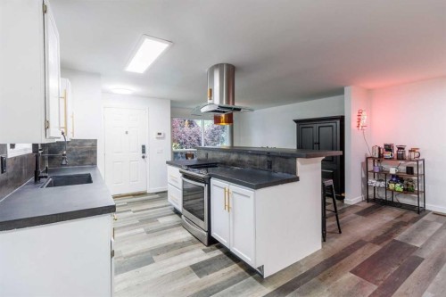 92 Erin Woods Drive Se, Calgary, AB - Indoor Photo Showing Kitchen