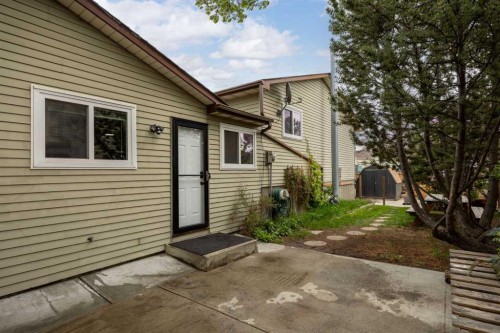 92 Erin Woods Drive Se, Calgary, AB - Outdoor