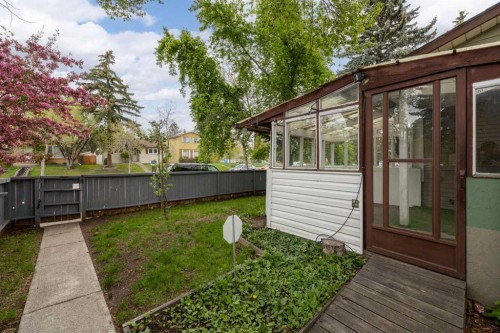 92 Erin Woods Drive Se, Calgary, AB - Outdoor