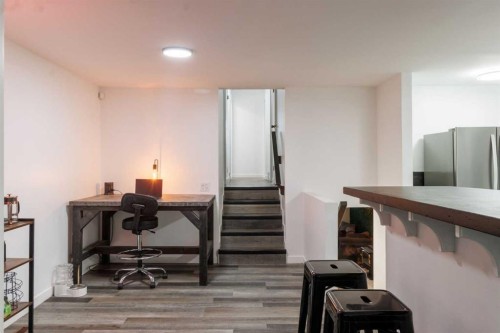 92 Erin Woods Drive Se, Calgary, AB - Indoor