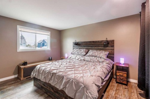 92 Erin Woods Drive Se, Calgary, AB - Indoor Photo Showing Bedroom