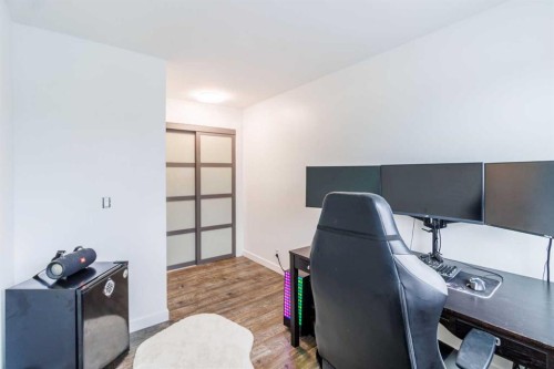 92 Erin Woods Drive Se, Calgary, AB - Indoor Photo Showing Office