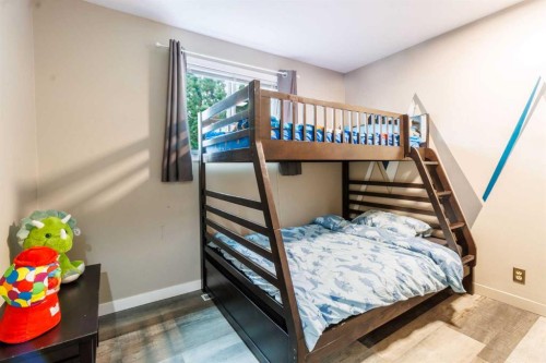 92 Erin Woods Drive Se, Calgary, AB - Indoor Photo Showing Bedroom