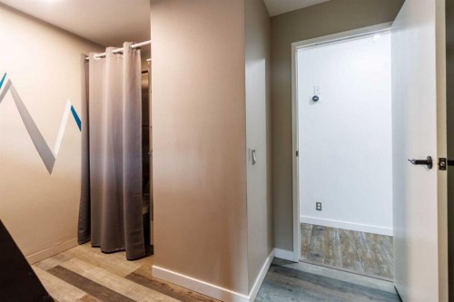 92 Erin Woods Drive Se, Calgary, AB - Indoor Photo Showing Other Room