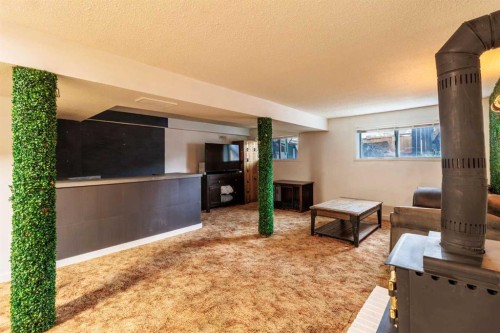 92 Erin Woods Drive Se, Calgary, AB - Indoor