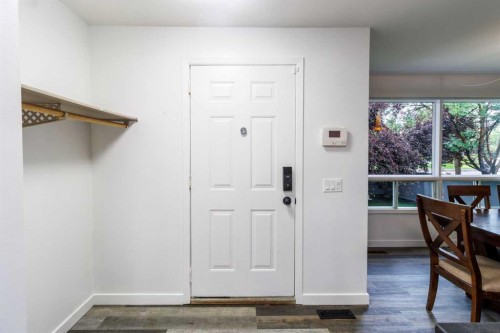 92 Erin Woods Drive Se, Calgary, AB - Indoor Photo Showing Other Room