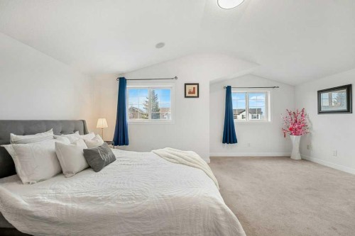 195 Somerglen Common Sw, Calgary, AB - Indoor Photo Showing Bedroom
