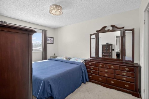 116 Templemont Circle Ne, Calgary, AB - Indoor Photo Showing Bedroom