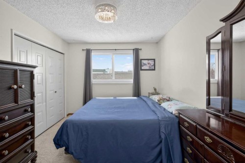 116 Templemont Circle Ne, Calgary, AB - Indoor Photo Showing Bedroom