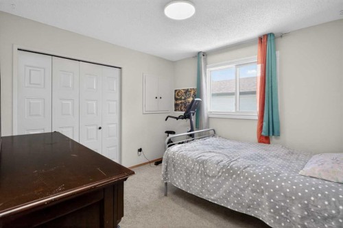 116 Templemont Circle Ne, Calgary, AB - Indoor Photo Showing Bedroom