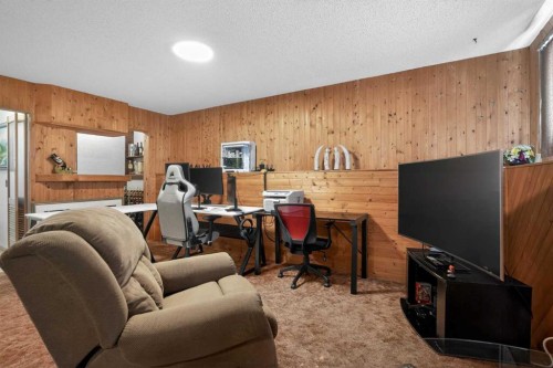 116 Templemont Circle Ne, Calgary, AB - Indoor Photo Showing Other Room