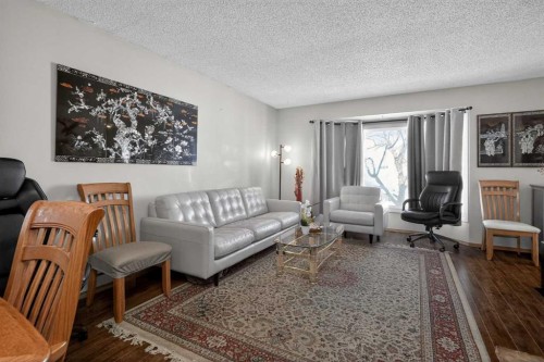 116 Templemont Circle Ne, Calgary, AB - Indoor Photo Showing Living Room