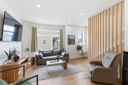 35-903 Mahogany Boulevard Se, Calgary, AB - Indoor Photo Showing Living Room