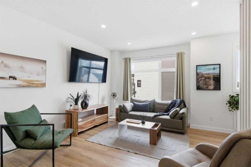 35-903 Mahogany Boulevard Se, Calgary, AB - Indoor Photo Showing Living Room