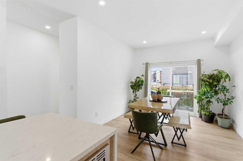 35-903 Mahogany Boulevard Se, Calgary, AB - Indoor Photo Showing Dining Room