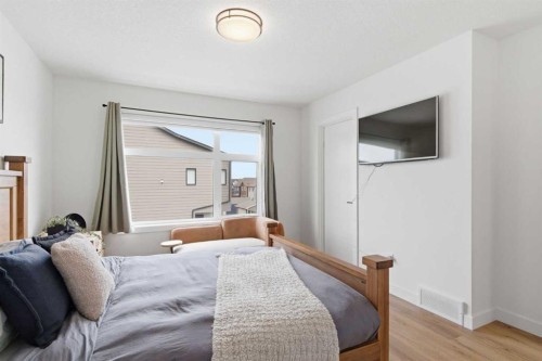 35-903 Mahogany Boulevard Se, Calgary, AB - Indoor Photo Showing Bedroom