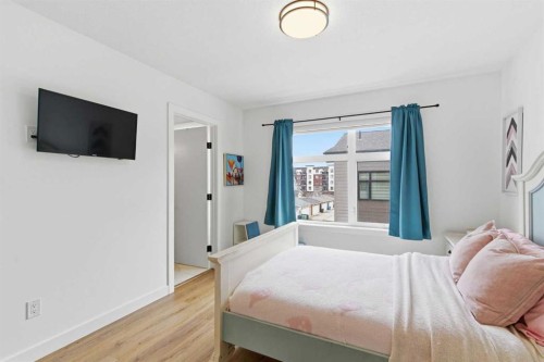 35-903 Mahogany Boulevard Se, Calgary, AB - Indoor Photo Showing Bedroom