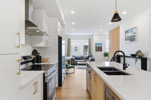 35-903 Mahogany Boulevard Se, Calgary, AB - Indoor Photo Showing Kitchen With Double Sink With Upgraded Kitchen