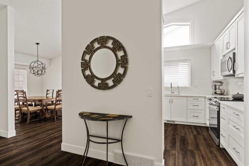 16 Douglasview Park Se, Calgary, AB - Indoor