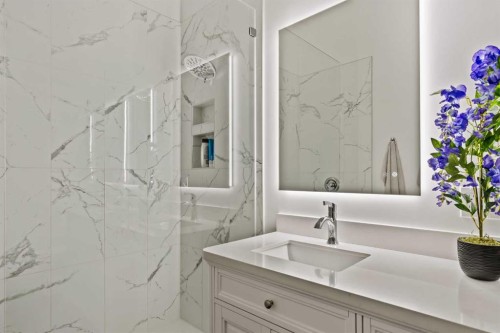 16 Douglasview Park Se, Calgary, AB - Indoor Photo Showing Bathroom