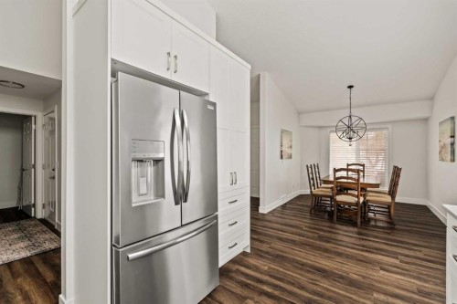 16 Douglasview Park Se, Calgary, AB - Indoor
