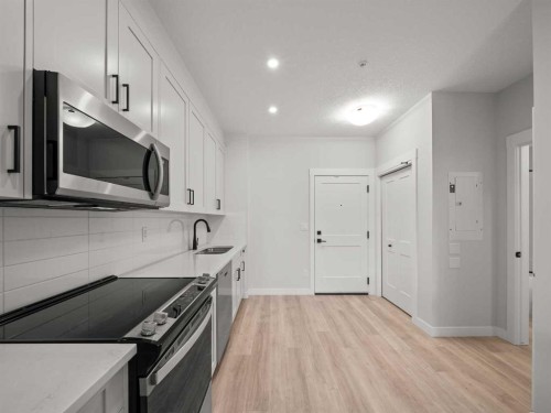 4309-200 Seton Circle Se, Calgary, AB - Indoor Photo Showing Kitchen