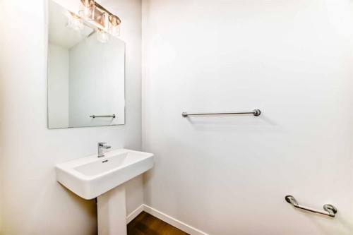 396 Herron Landing Ne, Calgary, AB - Indoor Photo Showing Bathroom