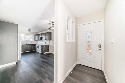 404 Acacia Drive Se, Airdrie, AB - Indoor