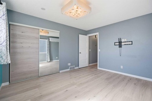 28 Covington Close Ne, Calgary, AB - Indoor Photo Showing Other Room