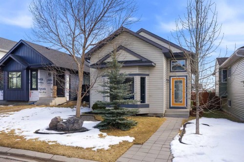 28 Covington Close Ne, Calgary, AB - Outdoor With Facade