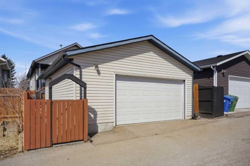 28 Covington Close Ne, Calgary, AB - Outdoor With Exterior