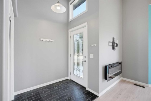 28 Covington Close Ne, Calgary, AB - Indoor Photo Showing Other Room